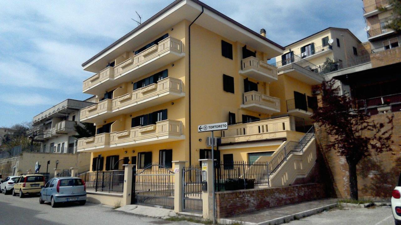 Verde Mare "Appartamenti Per Vacanze" Tortoreto Exterior foto